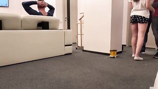 The delivery guy came to the house and was asked to cum on the wife's mouth