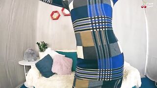 Hot and curvy MILF slut gets her pussy railed by a huge cock