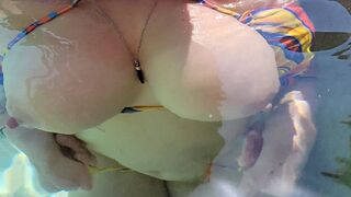 Step sister was caught jerking off in the hot tub by her bro