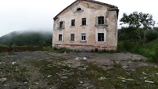 Walk around the horrible buildings with my hot girl in POV