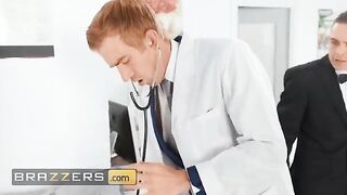 Kiki Daniels' cold feet cured by Doctor Danny's massive cock in this steamy Brazzers scene