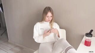 A girl with a bad character throws her legs on the table and is fucked