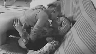 Meg Vicious y Blaze Rager compartiendo un espacio privado