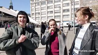 A threesome lesbian sex of two beautiful and sexybabies