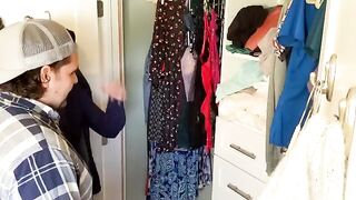 A seductive client gets her handyman to give her an amateur treat