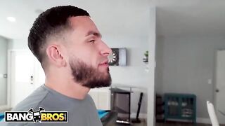 PAWG alert: Peter Green obsessed with Harley King’s booty