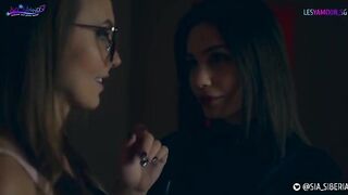 Strap-on Halloween XXX parody with intense lesbian action