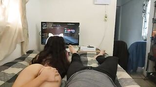 I fucked a busty gamer girl who loves to ride big dicks