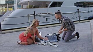 A girl agreed to have sex with a stranger for one million dollars