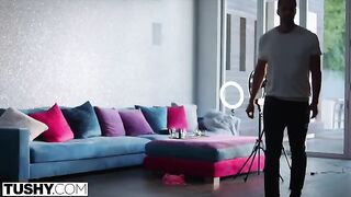 An influencer woman with a big ass has sex with a cameraman