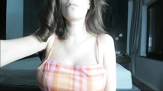 Everyone loves a pregnant woman's big boobs