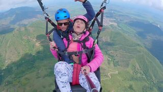Squirt while paragliding in 2200 m above the sea, an extreme and daring feat