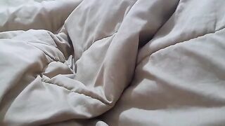 I share bed with my stepmom and her huge ass