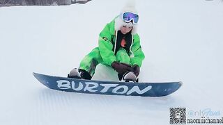 Exposure snowboarding at the ski resort - creampie sex while wearing ski gear