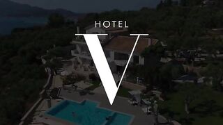 Scarlett and Honour enjoy steamy poolside action with some special service