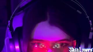 Fucked a cute gamer girl and she came hard