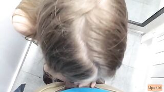 A girl risked a lot to get fucked in the shop changing room
