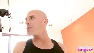 The blonde MILF Shayla Laveaux was trained by her personal trainer in the gym
