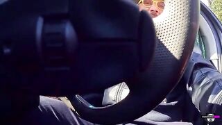 Amateur cock sucking with Italian dialogue that doesn't make sense in this bizarre video