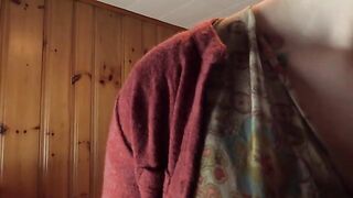 Pose for hot Bettie Bondage in a steamy 4K video