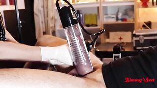 The dick gets bigger after using a vacuum pump, watch the process in 60fps