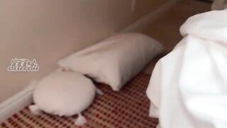 I shared a bed with my sister's best friend, it was hot