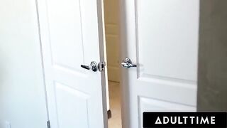 Peeping MILF Alexis Fawx scissored with Carter Cruise in a steamy scene