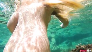 Underwater anal sex with hot babe JessiJek on beach