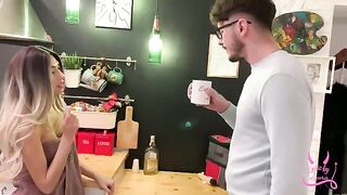 My boyfriend cheats on me with my ex-boyfriend again, damn it!