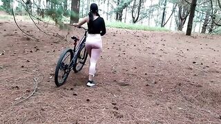 A beautiful woman took a bike ride and met a new friend with whom she had sex