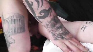 First MFM threesome for Hotmessjessxxx with Mr.BWC, and it’s a wild ride!