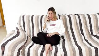 Biondina annoyed calls her friend to lick and fuck her on the table