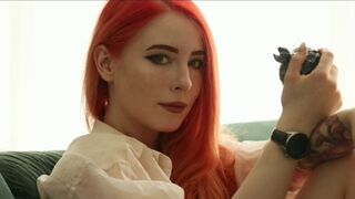 A sexy girl sold her body for a gift at work