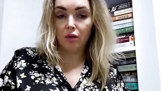 If you want to get laid with a friend's mom, pretend to be smart – Life hack