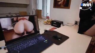 Fix your laptop and you'll get a piece of the pie! - The LyMia