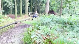 Babe-jogger gets banged outdoors by strangers in a steamy session
