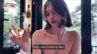 An 18-year-old girl is fucking with a rich guy she met on the first date