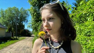 I met a pretty Ukrainian girl on the street and fucked her that very day