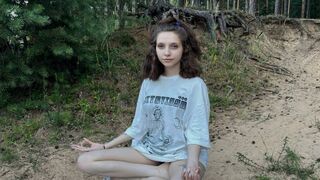 I met the best yoga teacher and she showed off her skills to me