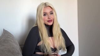 A cheating blonde gets fucked by a delivery guy in the bathtub