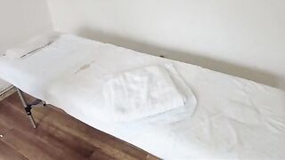 Masseur used his professional skills to please the young girl