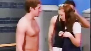 A schoolgirl got into a mess in the locker room with guys