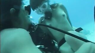 Fucked a girl with a hairy pussy in the water