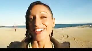 Juicy nigersh bounces on the guy's dick with her face