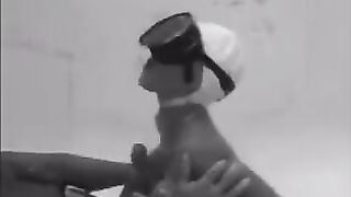 The diver made a blowjob to the aqualangist in water