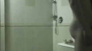 Bunch of drunk Russians fucked in the bath, pure gold!