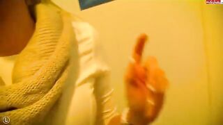 A girl sucked a stranger's dick in the toilet