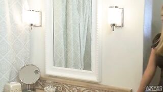 The husband fucked his wife in the bathroom, a steamy shower scene