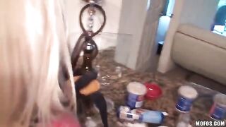 The couple has fun at home, the girl is very nice and sexy