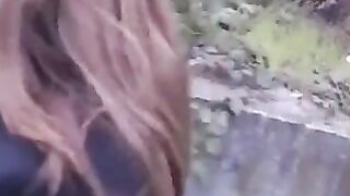 A daring girl who loves to suck cock in public places without any embarrassment